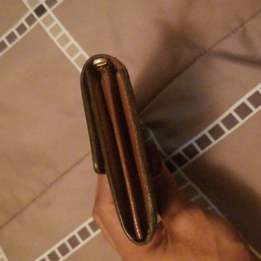 Louis Vuitton Sara Wallet - Picture 3 of 6